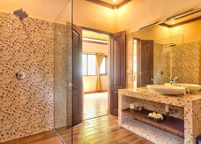 Villa Uluwatu Huge 6 Bed - G8 Views & Child Friendly Jimbaran
