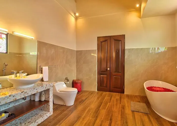 Uluwatu Huge 6 Bed - G8 Views & Child Friendly * Jimbaran